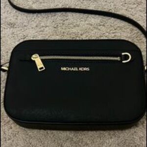 Michael Kors Women's Jet Set Item LARGE EAST WEST CHAIN Crossbody